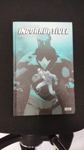HQ INCORRUPTÍVEL LIGAÇÕES PERIGOSAS CAPA DURA  DEVIR MARK WAID