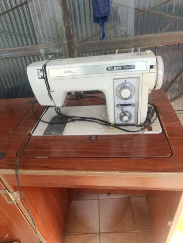Máquina de custura