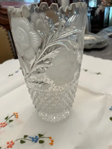 Vaso cristal Beyer ricamente trabalhado