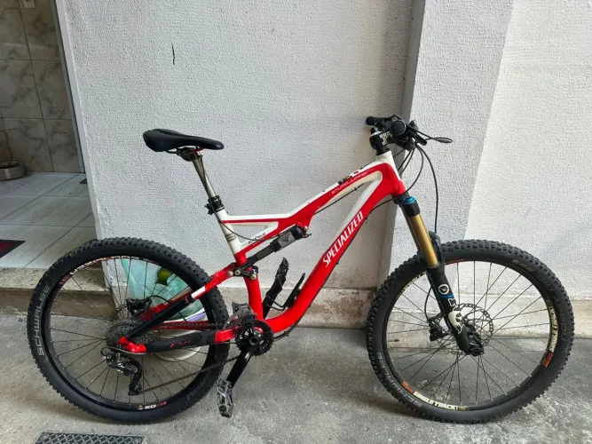 Bicicleta Specialized Stumpjumper FSR - Suspensão Fox e Grupo Shimano XT