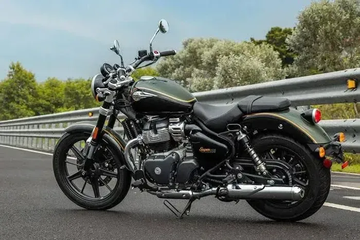 *Super Meteor 650cc 2026 Tarlé 21- *