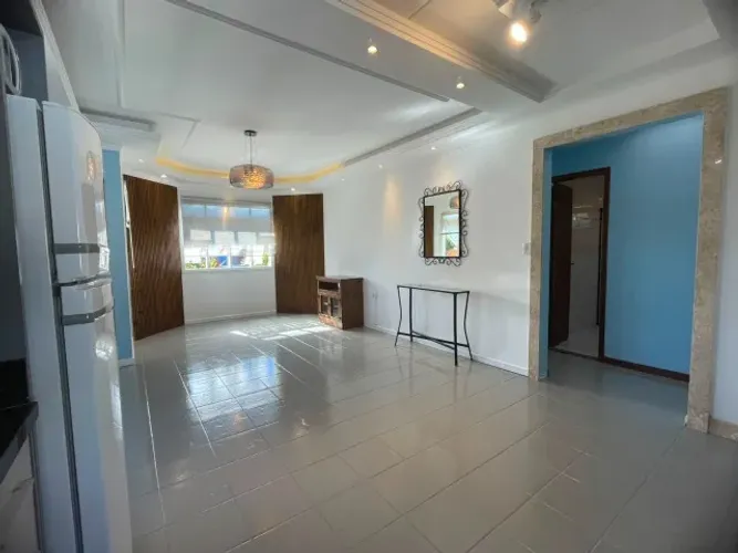 Linda casa térrea com piscina 3 quartos-Rio Tavares próximo da padaria Dupão