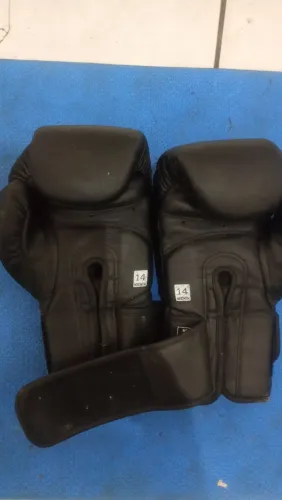 Luva De Muay Thai E Boxe Maximum Classic Preto Tamanho 14oz