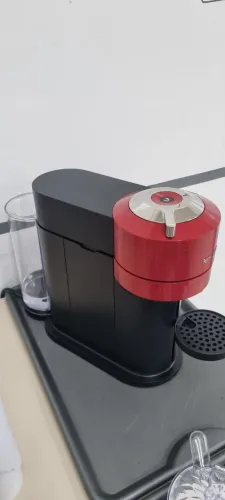 Cafeteira Automática Nespresso Vertuo Next Vermelha Perfeita