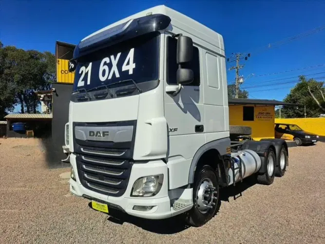 DAF XF FTT 530 6x4 2021 AUTOMÁTICO C/GELADEIRA - REPASSE
