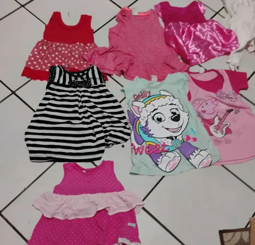 Lote de roupas menina 0 a 1 ano.