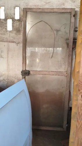 Porta de ferro e vidro 89cm x 2,22m LEIA