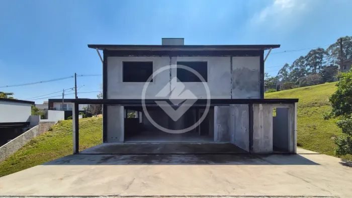 Casa em obra, oportunidade, 498 m2, 4 quartos, 2 vagas cobertas, Tamboré codigo: 140385