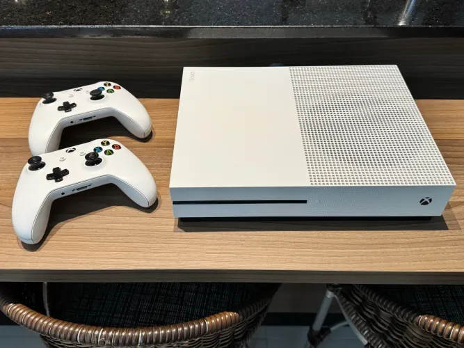 Xbox One S