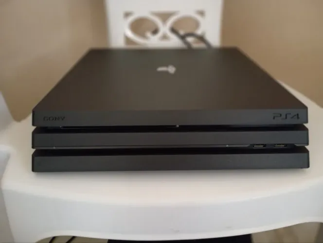 PLAYSTATION 4 PRO