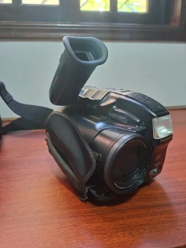 Filmadora Panasonic - RJ 56