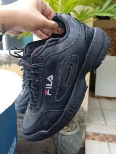 Tênis FILA preto TAM.37