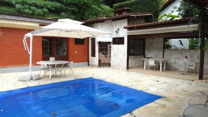 CASA TRIPLEX no VALE DE ITAIPÚ com 4 dormitórios, 452 m² construídos por R$ 1.270.000,00 -