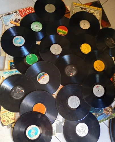 60 Discos De Vinil Para Decoração Ou Artesanato