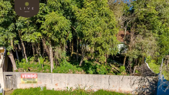Terreno ZR-2 com 746 m² em excelente localização no bairro Santa Cândida/Barreirinha, em C