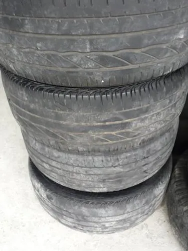 Pneu 205 55 16 Bridgestone Potenza usado estepe Toyota Corolla Estepe