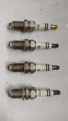 Vela Gol G3 1.0 01/06 original em excelente condições