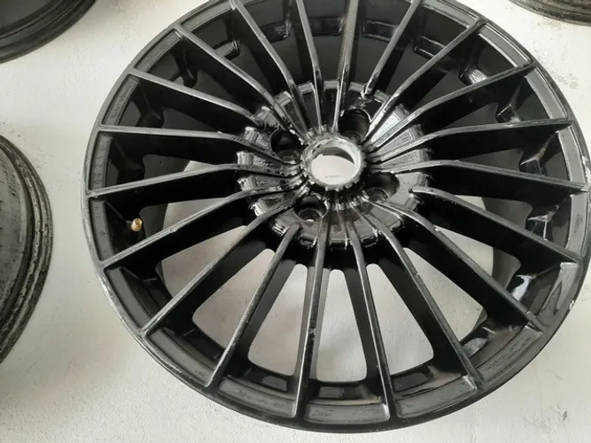Roda aro 17 raiada preta brilhante Renault sandero 4x100