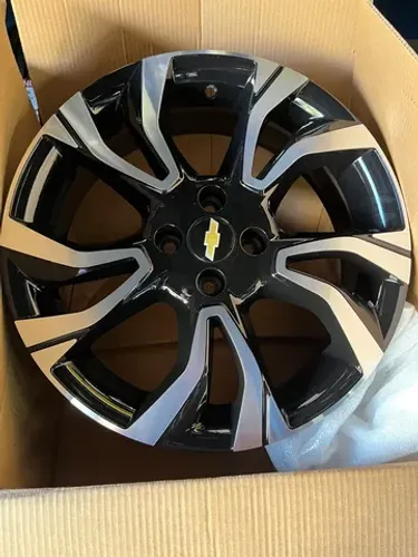 Roda Ônix 2024 aro 17 Black diamantada.