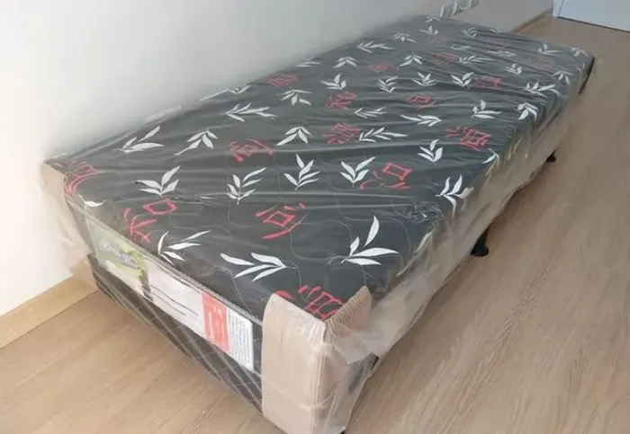 Cama solteiro em espuma nova