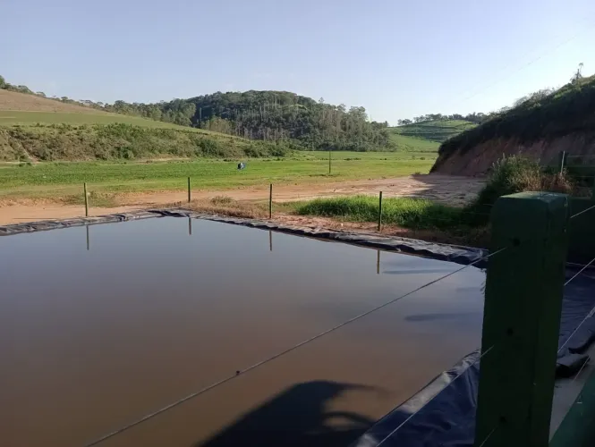 Fazenda com produção leiteira
