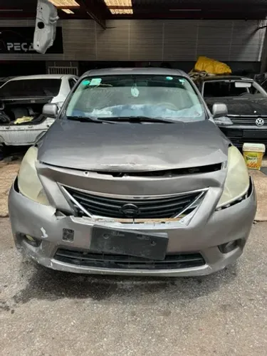 Nissan Versa para desmonte! SR Peças usadas!