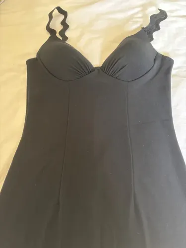 Vestido preto tubinho