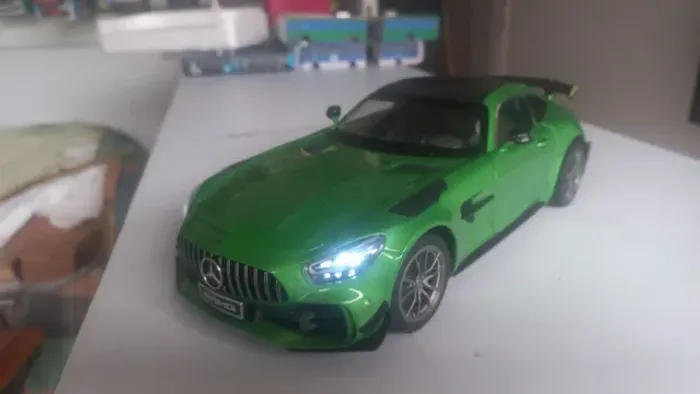 Miniatura de carro Mercedes-Benz AMG 1:18