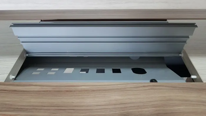 Módulo de Estações de Trabalho + Mesa de Reuniões