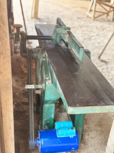 Plaina Desempenadeira, semi nova, pouco uso, com motor 3cv 220v .  