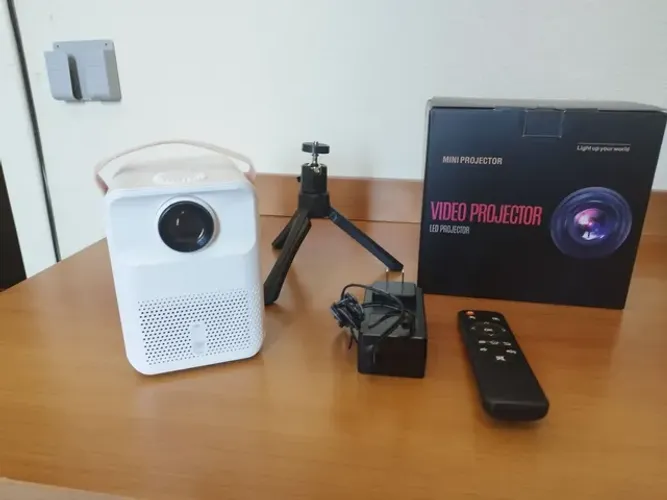 Mini Projetor Isinbox X8