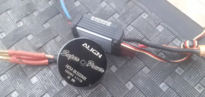 Aeromodelo motor e esc aling trex 500
