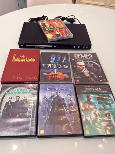 Aparelho de DVD/Karaoke + Coleção de DVDS   