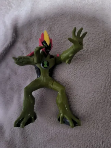 Boneco Ben 10 Swampfire Fogo Fátuo