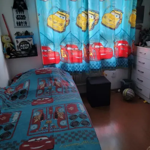 Conjunto cortina , fronha e porta travesseiro 