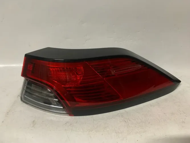 Lanterna Corolla Cross led pequeno restauro foto4