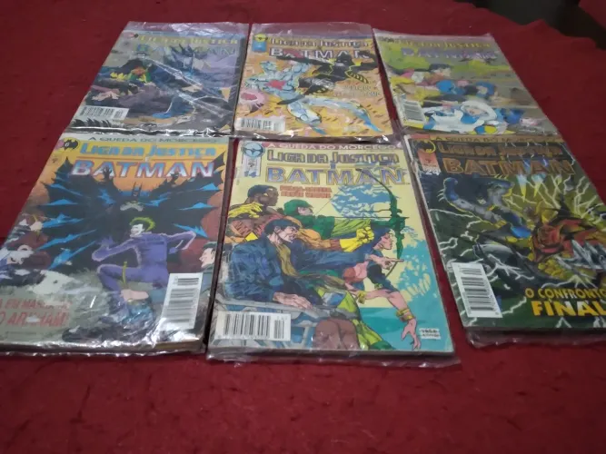 LOTE COM 6 HQS - LIGA DA JUSTIÇA E BATMAN NUMEROS 4, 6,10, 13, 14, 24