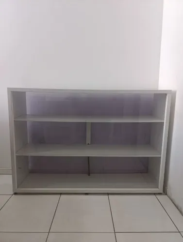Balcão expositor com vidro para lojas