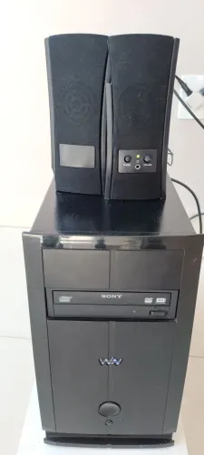 Computador com Windows 11 completo