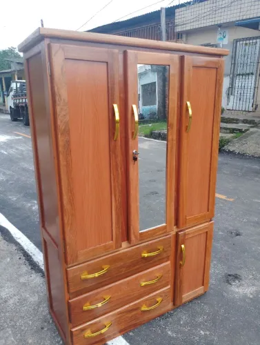 Guarda roupa novo frete grátis.