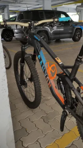 Bicicleta Canyon Strive -Carbono - (toda)envelopada