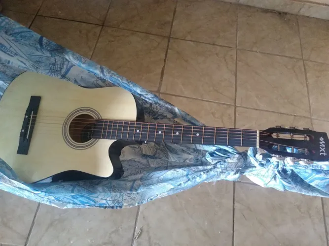 Violão Novo com a Capa 