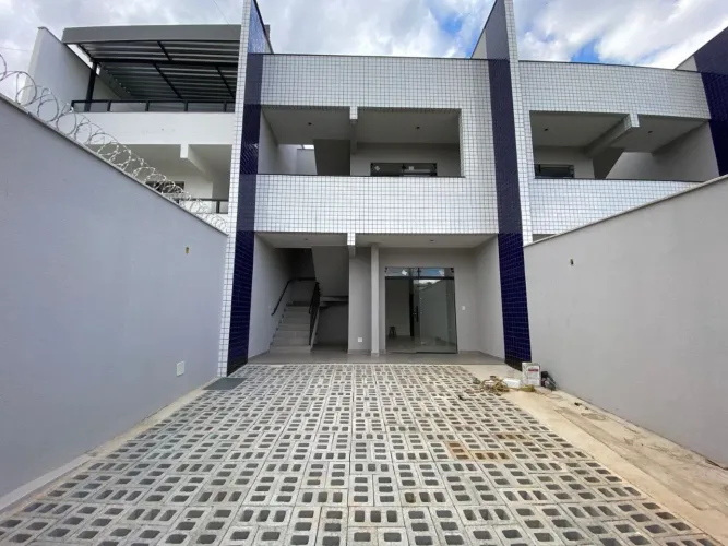 CASA GEMINADA DUPLEX | 3 QUARTOS | 2 VAGAS | VAL
