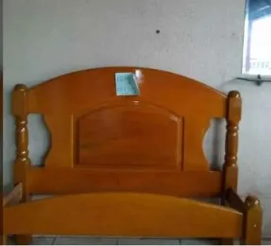 Móveis e camas encomenda