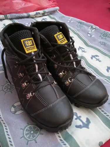 Bota masculina para trilha