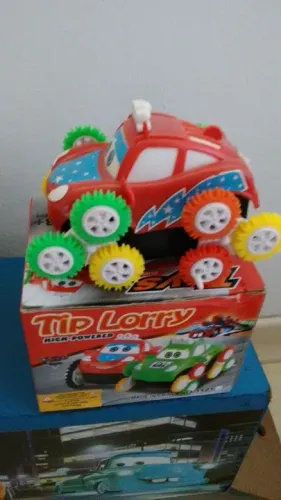 Carro de Brinquedo com Rodas Giratórias