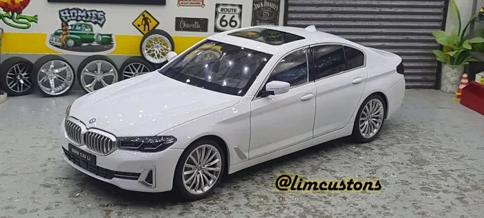 Miniatura 1:18 - BMW 530Li Branco pérola- sem cx