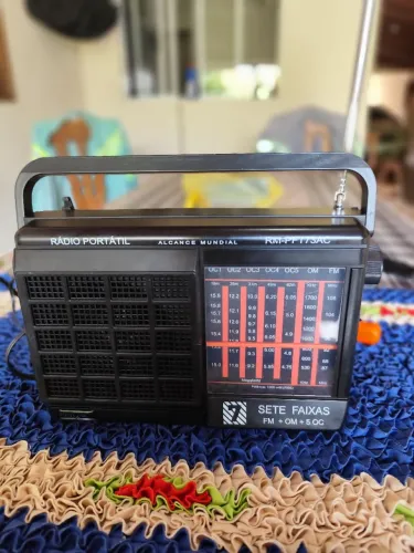 Rádio portátil motobras usado 