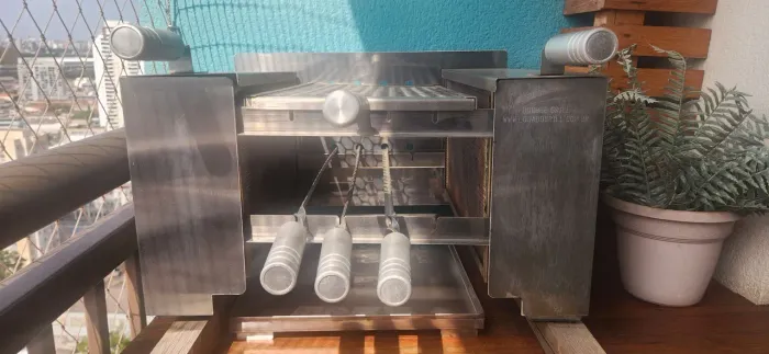 CHURRASQUEIRA ECOLÓGICA SEM FUMAÇA A CARVÃO EM AÇO INOX COM PROTEÇÃO REFRATÁRIA