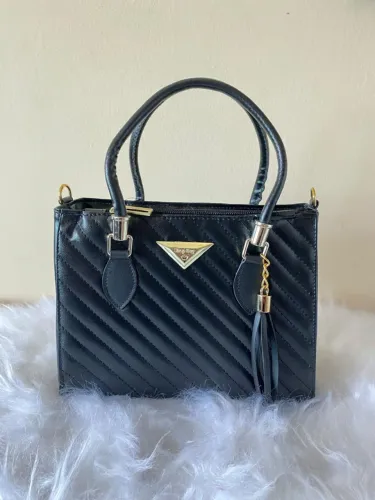 Bolsa nova, média